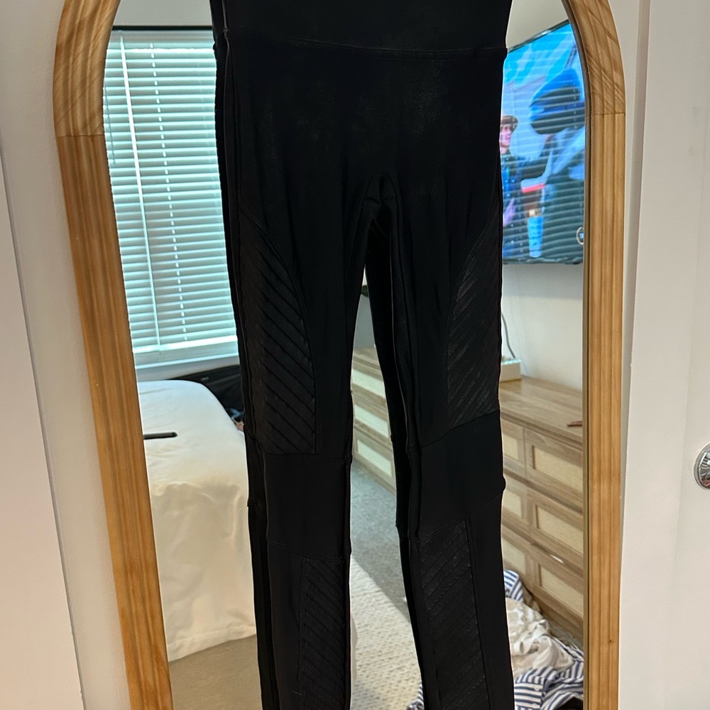 Black Women's Pants